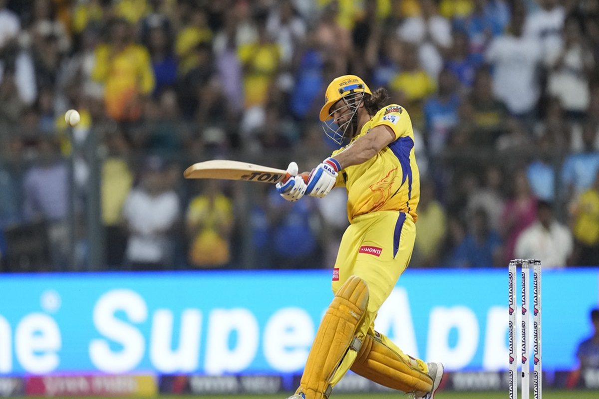 सिर्फ 4 बॉल में महेंद्र सिंह धोनी ने पलट दिया मैच, कप्तान हार्दिक देखते रह गए