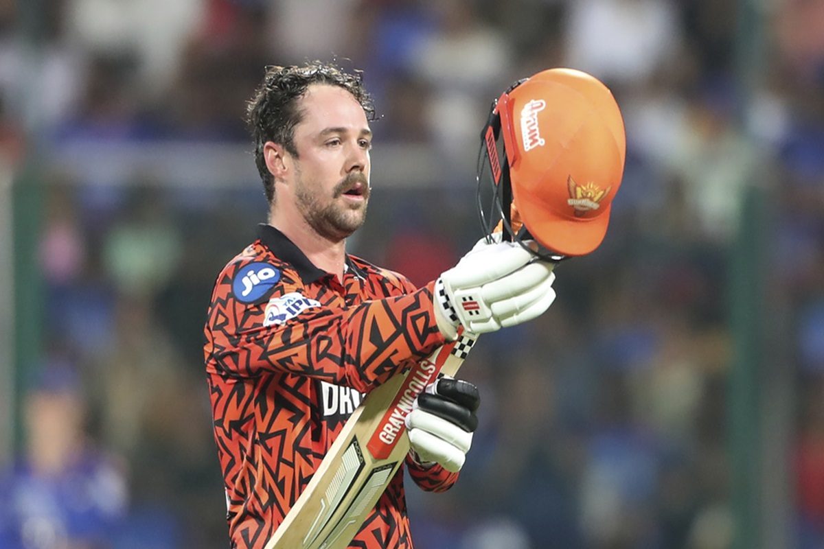 SRH के ओपनर ने तोड़ा सबसे तेज शतक का रिकॉर्ड, RCB के खिलाफ रचा इतिहास