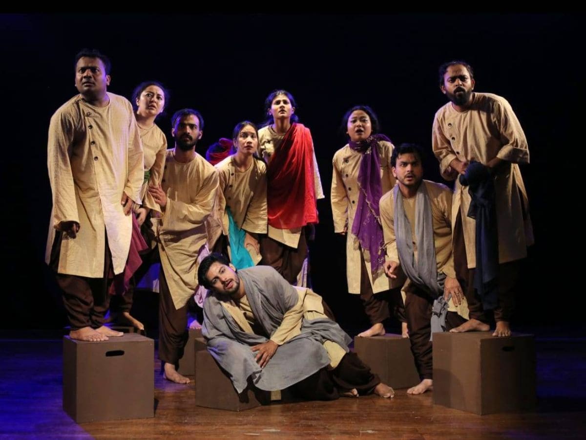 Hindi Natak, Best Hindi Plays, Theater News, Band Gali Ka Aakhri Makaan, Dharamvir Bharati Books, Dharamvir Bharati Ki Kahani, Dharamvir Bharati Poetry, Dharamvir Bharati Poems, Dharamvir Bharati Play, Dharamvir Bharati Ke Natak, National School of Drama, NSD Delhi, NSD Repertory Company, Devendra Raj Ankur Ke Natak, Devendra Raj Ankur Hindi Play, NSD Play Ticket Price, BookMyShow.Com, Band Gali Ka Aakhri Makaan by Dharamvir Bharati, 