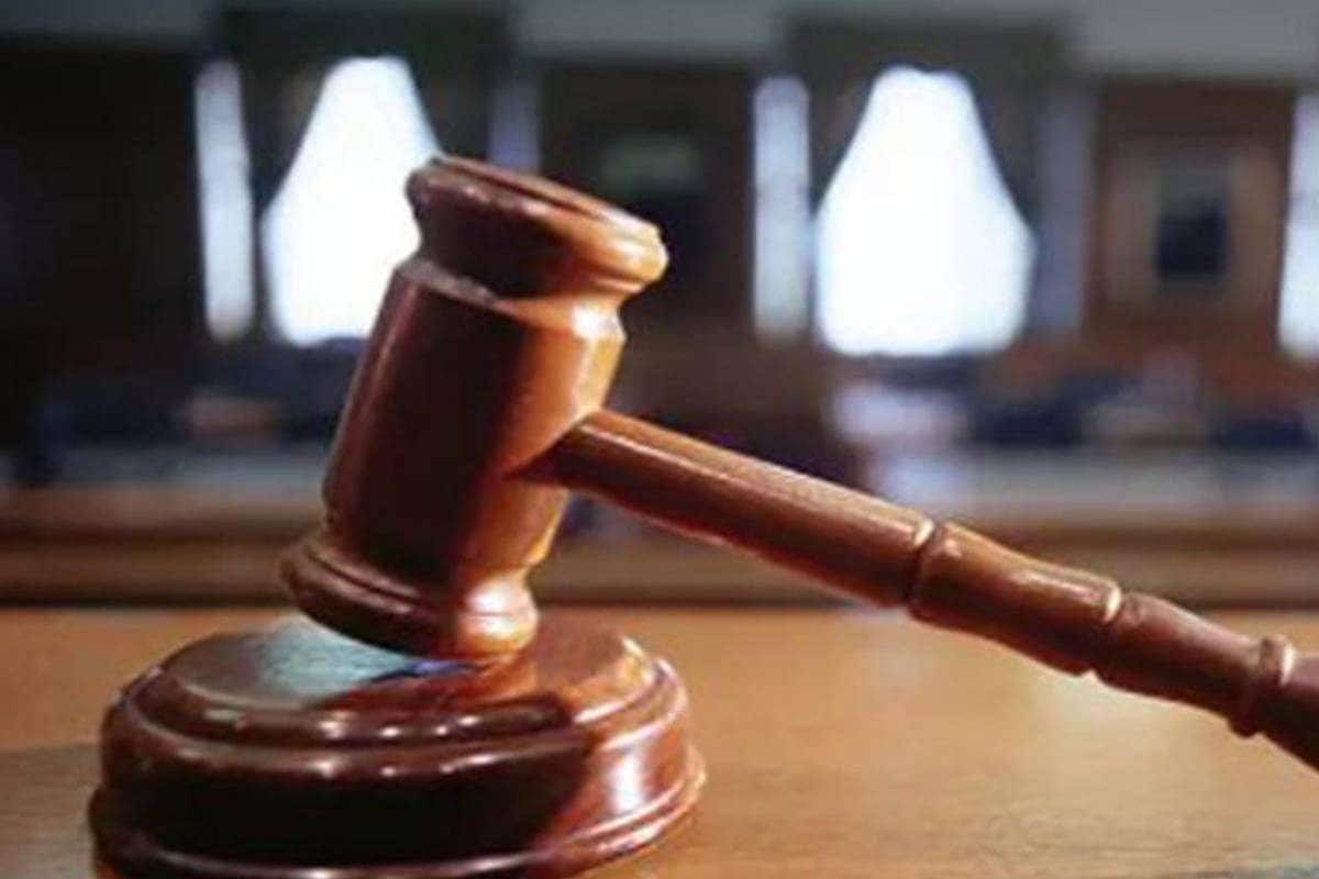 ट्रायल कोर्ट का फैसला सुन भड़क गए HC के न्‍यायाधीश 2 जजों को दी सजा