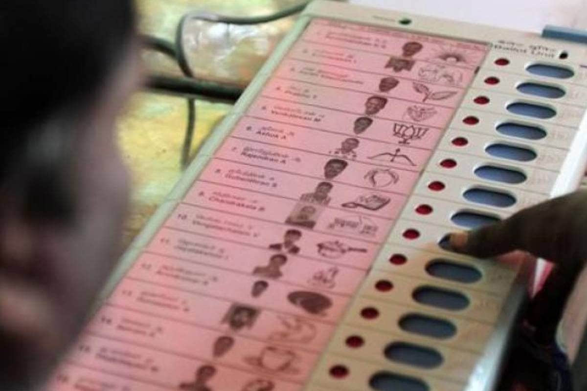 11 राज्‍यों की 93 सीटों पर वोटिंग शुरू अहमदाबाद में PM मोदी करेंगे मतदान