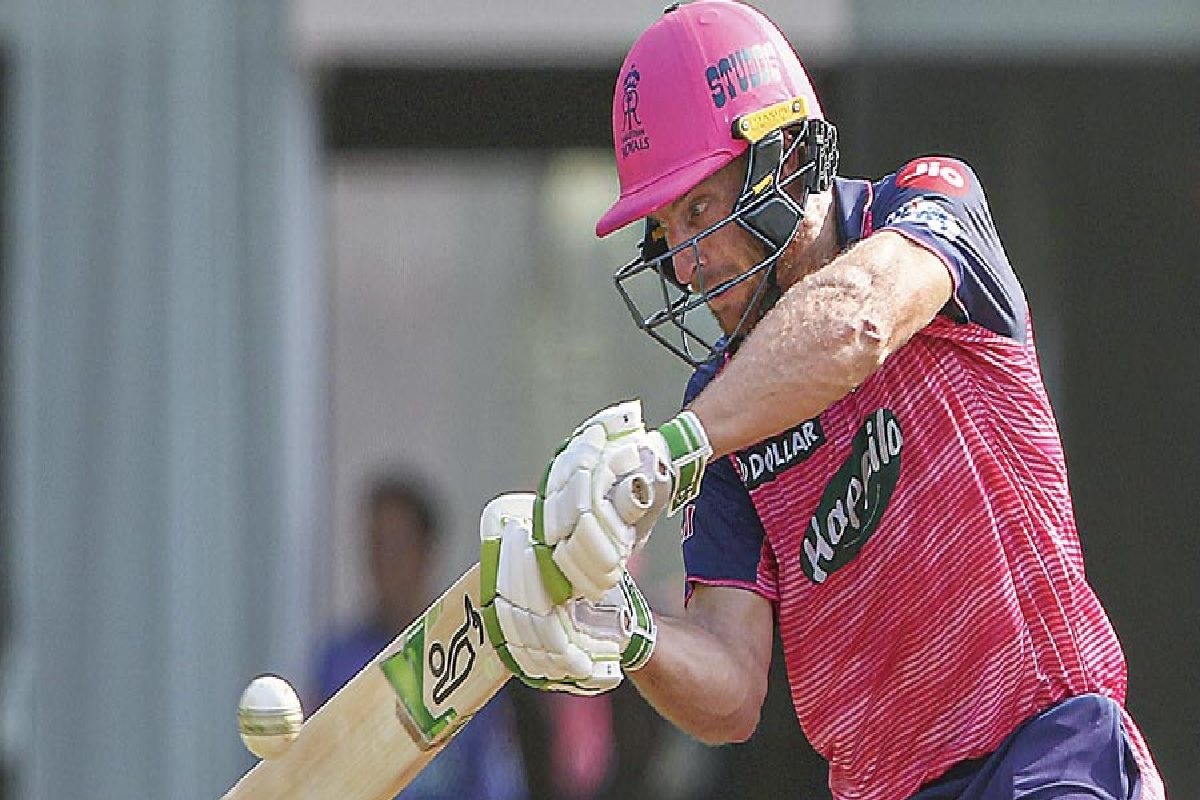 MI के खिलाफ जमकर बोलता है RR के इस खिलाड़ी का बल्ला, 70 के औसत से बनाता है रन