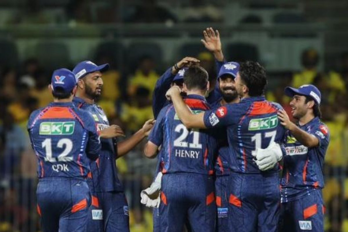 सीएसके पहली बार टॉप 4 से बाहर, एलएसजी प्लेऑफ की रेस में हुई शामिल