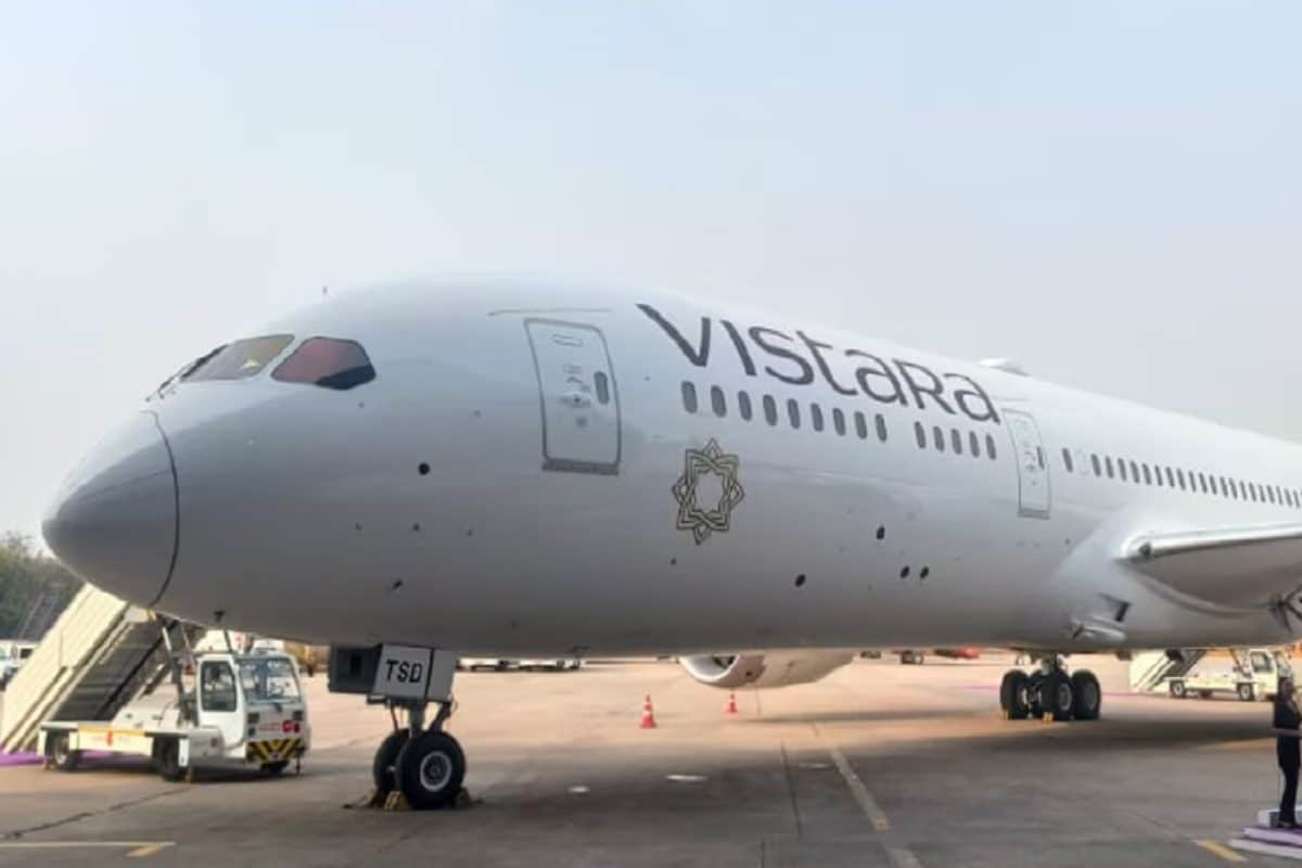 पटना से दिल्ली जाने वाली विस्तारा की फ्लाइट का इंजन खराब2 घंटे तक फंसे यात्री