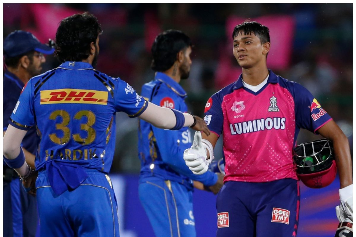 2 टीमें प्लेऑफ से लगभग बाहर, इन 8 टीमों के बीच टॉप-4 के लिए मुकाबला