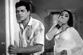 hema malini, dharmendra, meena kumari, dharmendra and meena kumari, dharmendra first love, dharmendra and meena kumari love story, meena kumari love story, dharmendra meena kumari movies, dharmendra meena kumari facts, meena kumari unknown story, meena kumari love story, dharmendra films with meena kumari, Pakeezah, Pakeezah films, Pakeezah collection, Pakeezah budget