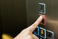 बटन दबाइए दन्न से ऊपर पहुंच जाइए, किसने बनाई 'लिफ्ट', जिससे लाइफ हुई आसान