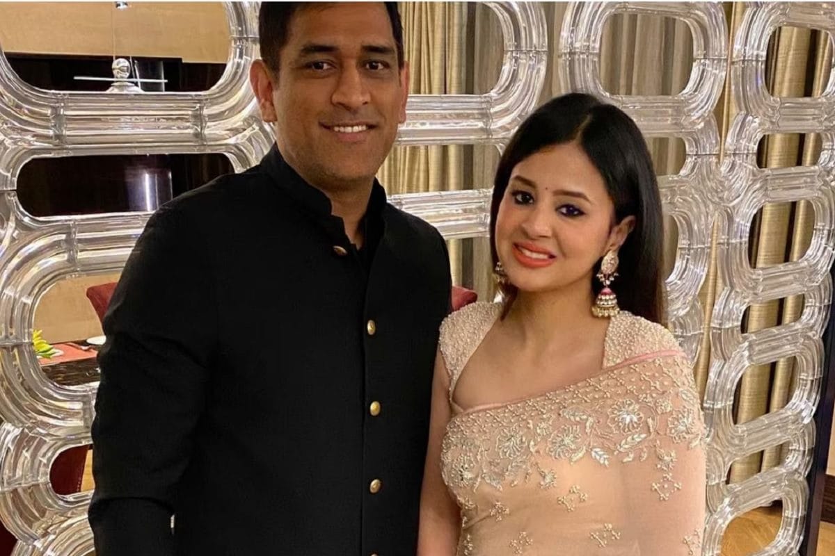 मैनेजर से नंबर लेकर साक्षी को किया मैसज, पहली बार में इग्नोर हुए थे धोनी