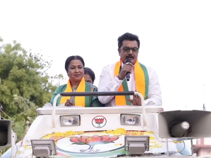 मां की गोद में मुस्कुरा रही ये बच्ची रह चुकी बड़ी हीरोइन, 61 की उम्र में BJP की ओर से लड़ रही चुनाव, पहचाने? 2 radhika sarathkumar lecetion-2024-04-ab58e0bba8bfcdb758afac2ac8dc61ca