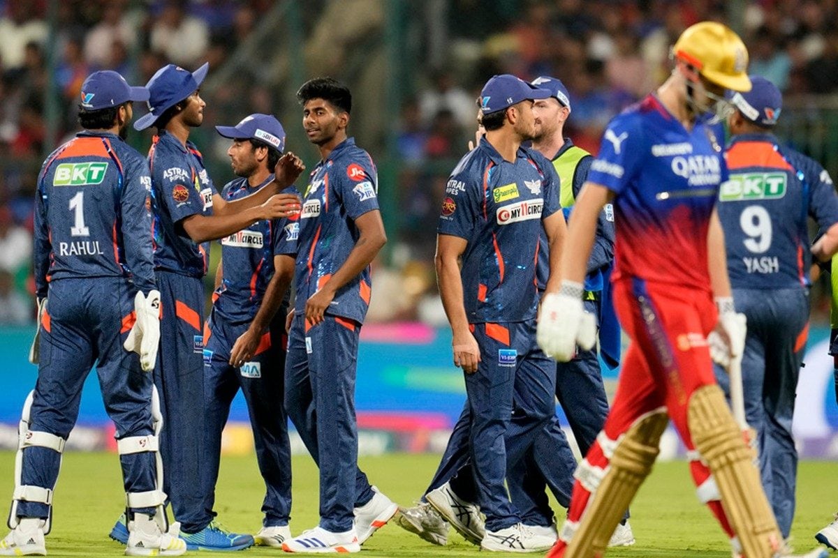 डि कॉक की फिफ्टी, मयंक की तूफानी गेंदबाजी का कहर, लखनऊ ने बैंगलोर को हराया