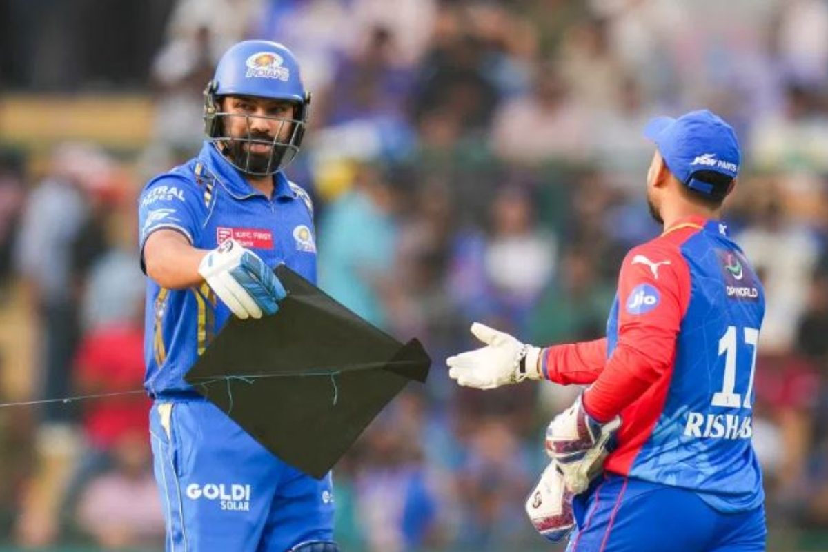 क्रिकेट मैच में पतंगबाजी, पंत DC-MI मैच में बच्चों की तरह उड़ाने लगे पतंग