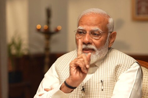 PM मोदी ने मनमोहन के बयान पर बोला हमला, कहा- OBC का 27 फीसदी आरक्षण मुस्लिमों को देना चाहती है कांग्रेस