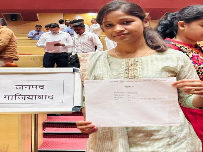 एकदिन पहनी थी भाई की वर्दी, फिर सिर पर सवार हुआ ऐसा जूनून, जाने वंदना की कहानी 2 News18