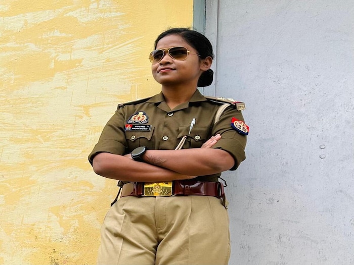 एकदिन पहनी थी भाई की वर्दी, फिर सिर पर सवार हुआ ऐसा जूनून, जाने वंदना की कहानी 4 News18