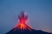 इंडोनेशिया के रुआंग में ज्वालामुखी में कई बड़े विस्फोट, सुनामी का अलर्ट जारी
