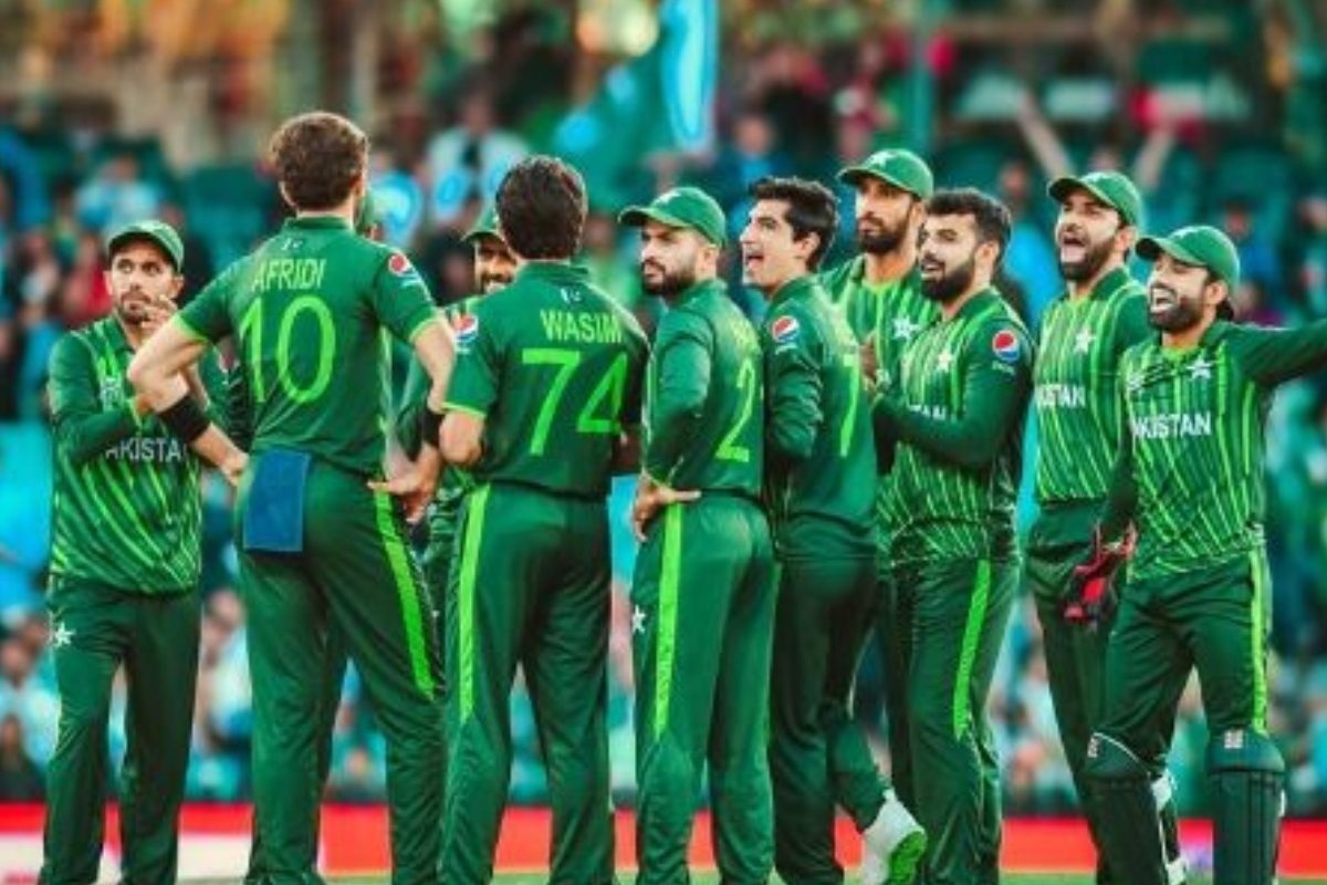 पाकिस्तान के 2 खिलाड़ी आपस में भिड़े, साथी प्लेयर्स ना होते तो हो जाता अनर्थ!