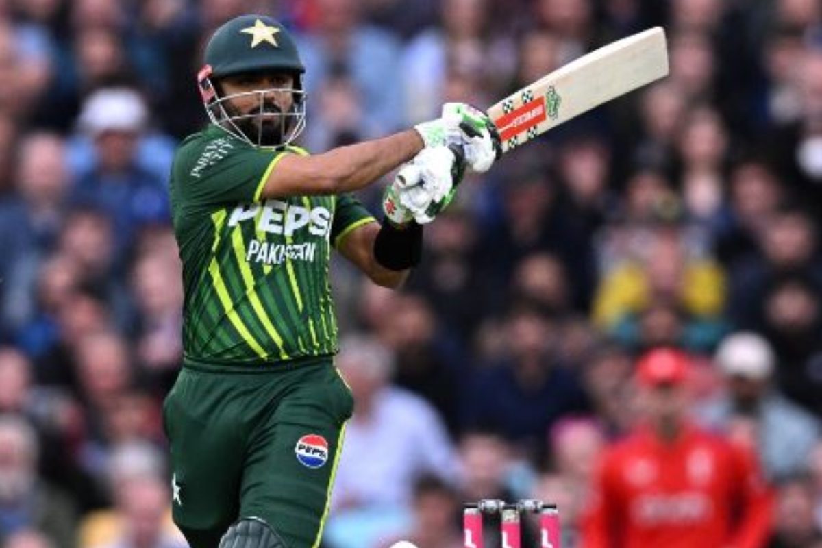 कोई नही है टक्कर में... बाबर ने तोड़ा कोहली का रिकॉर्ड, बने नंबर वन