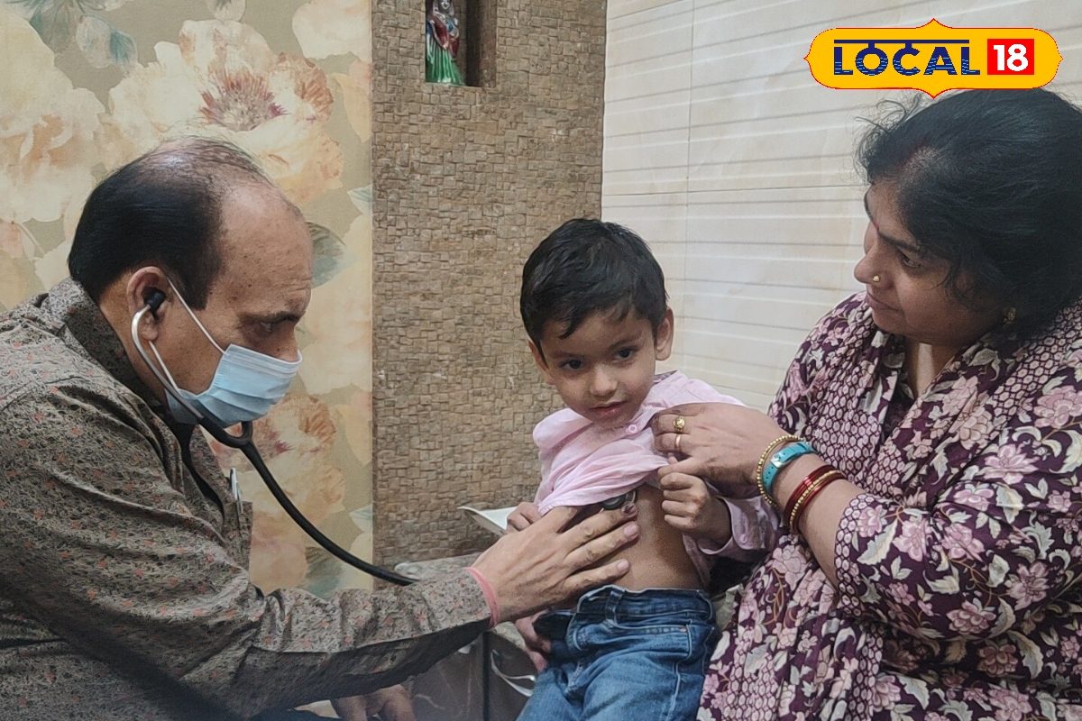 बीमारी के साथ बच्चों के डर को भी भगाते हैं ये डॉक्टर अंकल शहर में है मशहूर