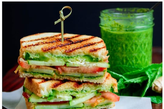  हरी चटनी सैंडविच स्वाद और सेहत का परफेक्ट कॉम्बो है