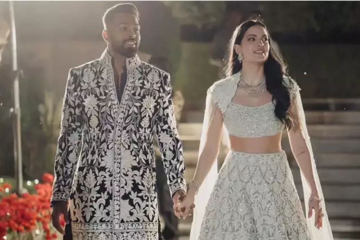 हार्दिक से तलाक की अफवाहों के बीच, 'प्यार-चमत्कार' के इंतजार में नताशा?