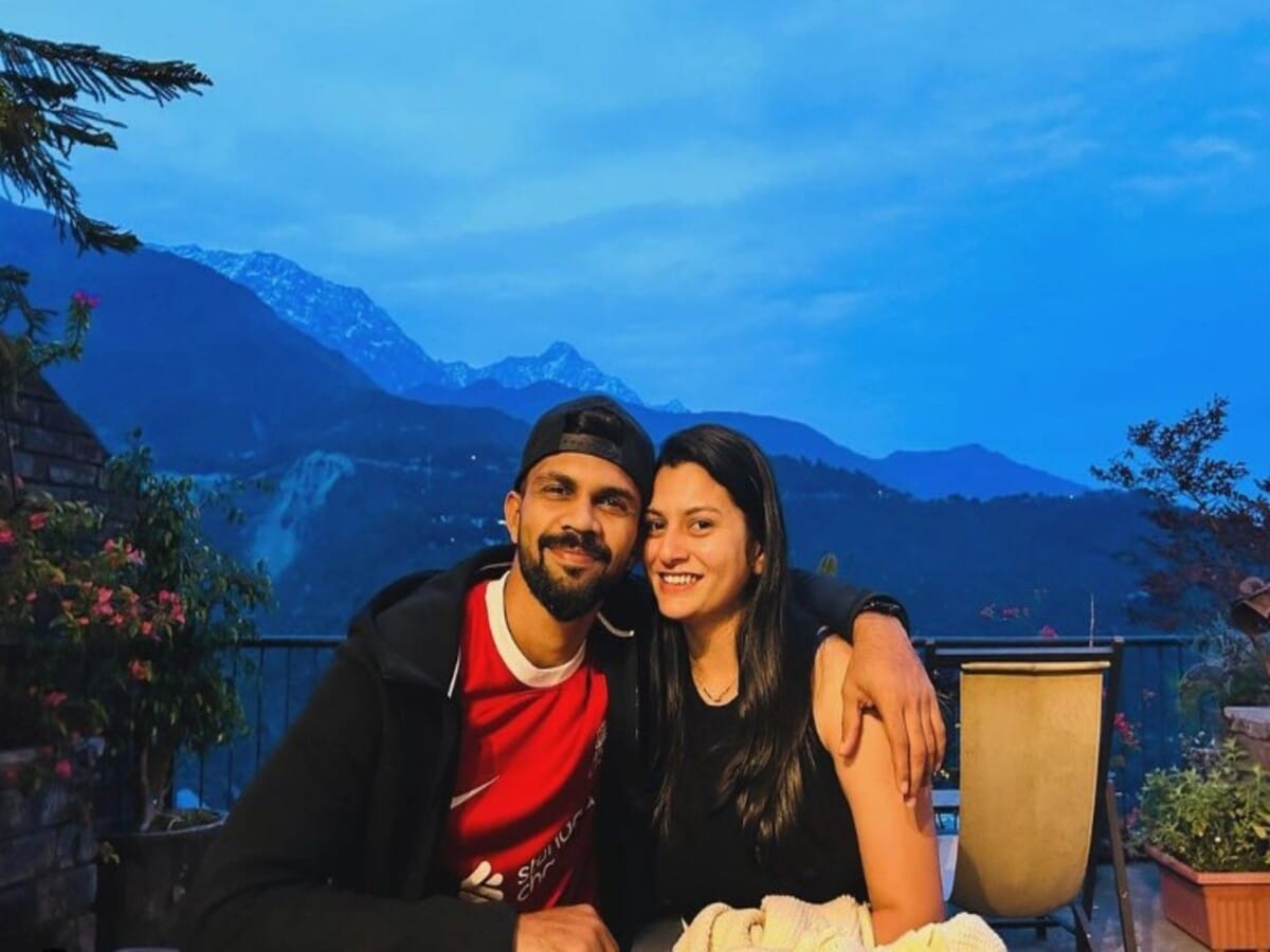 Husband and wife International cricketer, Mitchell Starc, Alyssa Healy, Guy de Alwis, Rasanjali Chandima Silva, Richard Hadlee, Karen Hadlee, Roger Prideaux, Ruth Westbrook, Ruturaj Gaikwad, Utkarsha Pawar