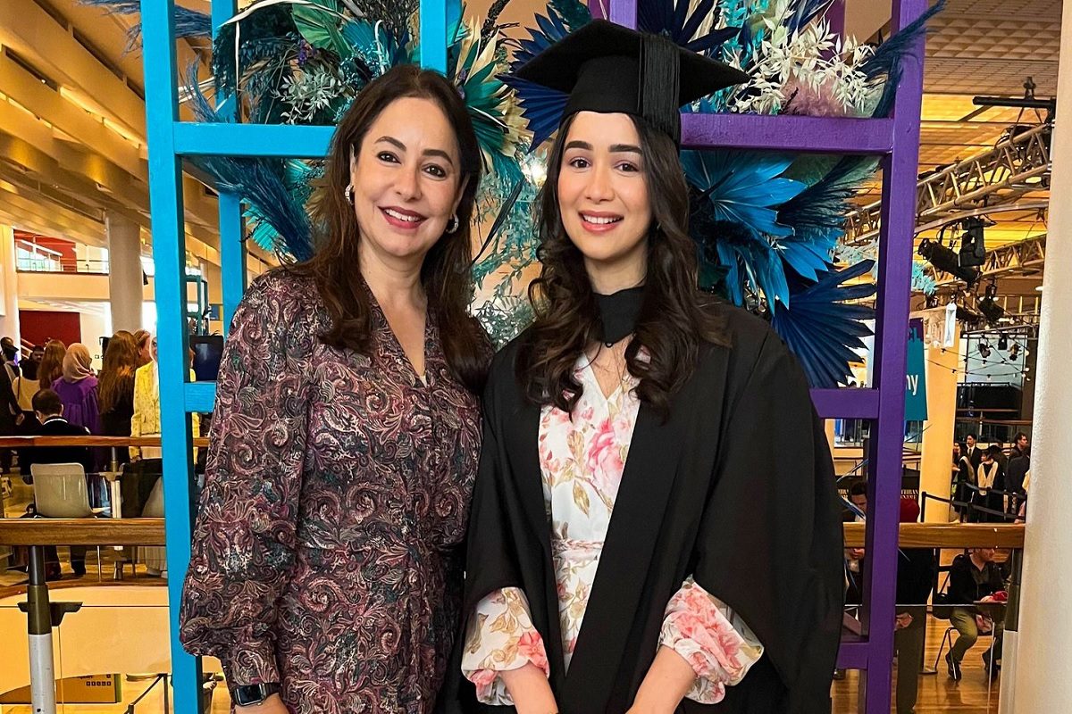 सारा ने पूरी की मास्टर्स डिग्री, पिता सचिन ने दी बधाई, लिखा- गर्व महसूस कर...