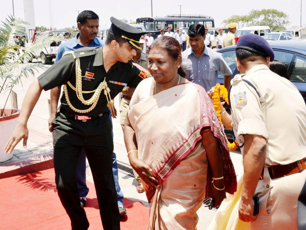 Wooden Flag Post , India Tallest Wooden Flag Post , NBCC , Rashtrapati Nilayam, Residency House, Telangana , President of India , Where is India tallest wooden flag post , Hidrabad , Telangana , Andhra Pradesh , राष्ट्रपति निलयम , रेजीडेंसी हाउस , तेलंगाना , भारत के राष्ट्रपति , एनबीसीसी , भारत का सबसे लंबा लकड़ी का फ्लैग पोस्ट , भारत का सबसे लंबा लकड़ी का ध्वज स्तंभ कहां स्थित है