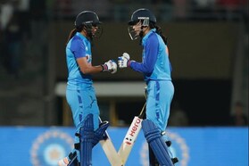 घर में घुसकर धोया, भारतीय महिला टीम बांग्लादेश को लगातार चौथे मैच में हराया