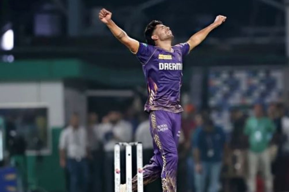 मुंबई की मुट्ठी में था मैच, आखिरी 6 गेंद पर 22 साल के गेंदबाज ने कर दिया खेल