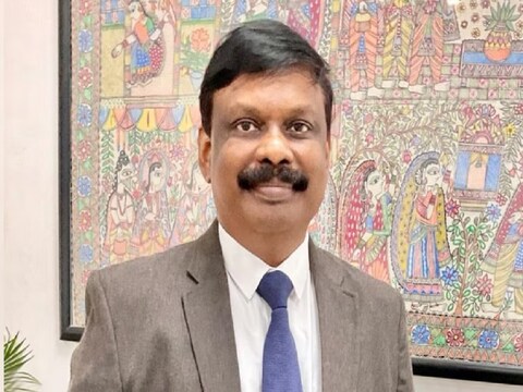 शिक्षा विभाग के अपर मुख्य सचिव (ACS) एस सिद्धार्थ ने स्कूलों में अटेंडेंस बनाने के लिए नई व्यवस्था लागू करने का निर्देश दिया है.