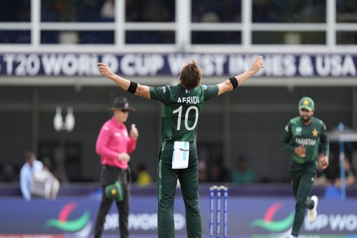 टी20 वर्ल्ड कप से बाहर होकर जागा पाकिस्तान, आखिरी मैच में गेंदबाजों का कहर