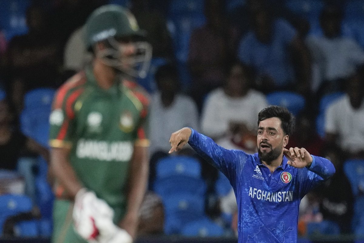 Video: राशिद खान बल्लेबाजी के दौरान भड़के, गुस्से में खोया आपा और बल्ला फेंक..