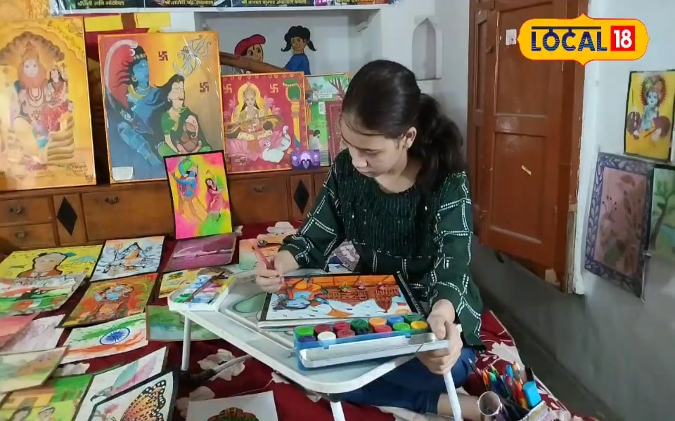 सपने में दिखे भगवान श्री कृष्ण 13 साल की उम्र में छात्रा ने बनाई 1000 पेंटिंग