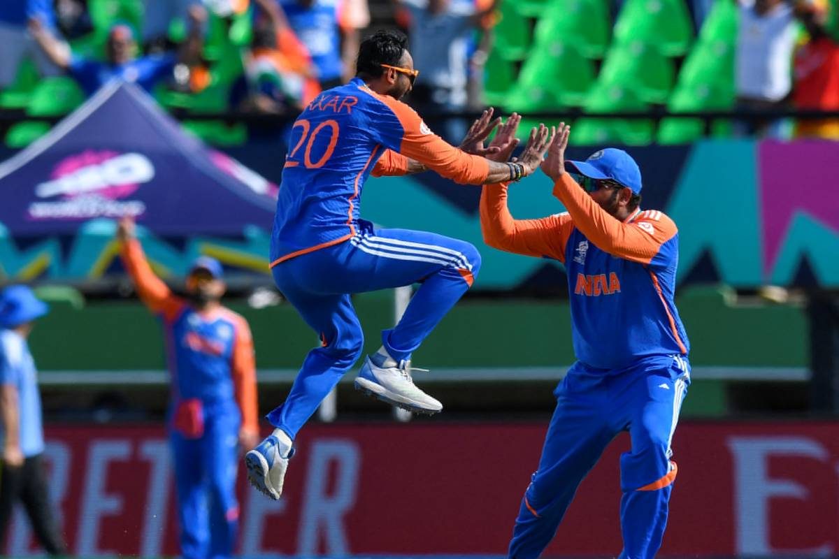 भारत ने तोड़ा अंग्रेजों का गुरूर... 68 रन से जीता SF, अब साउथ अफ्रीका की बारी