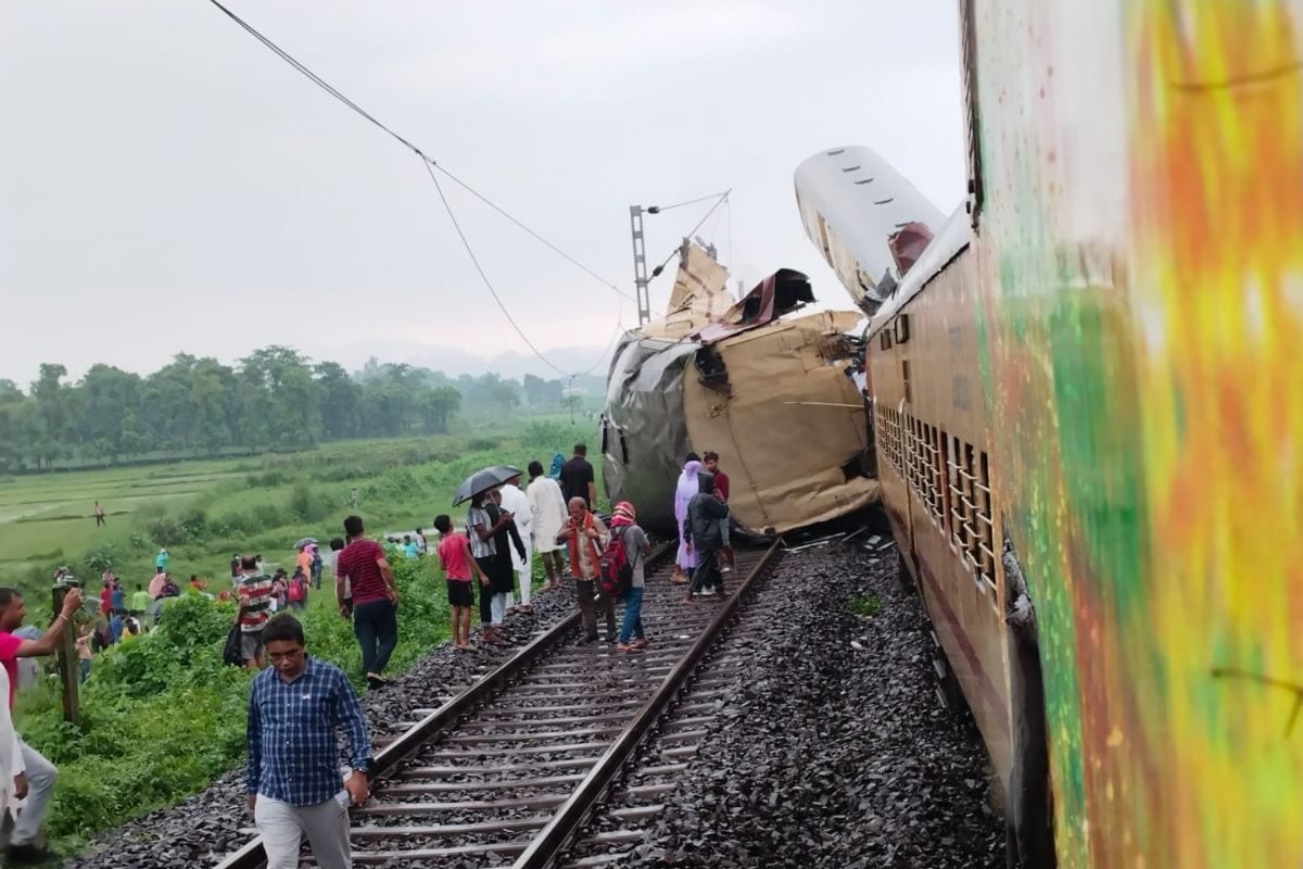 कंचनजंगा ट्रेन एक्सीडेंट ने खोल दी भारतीय रेल के सिस्टम की पोल जांच में उठे क