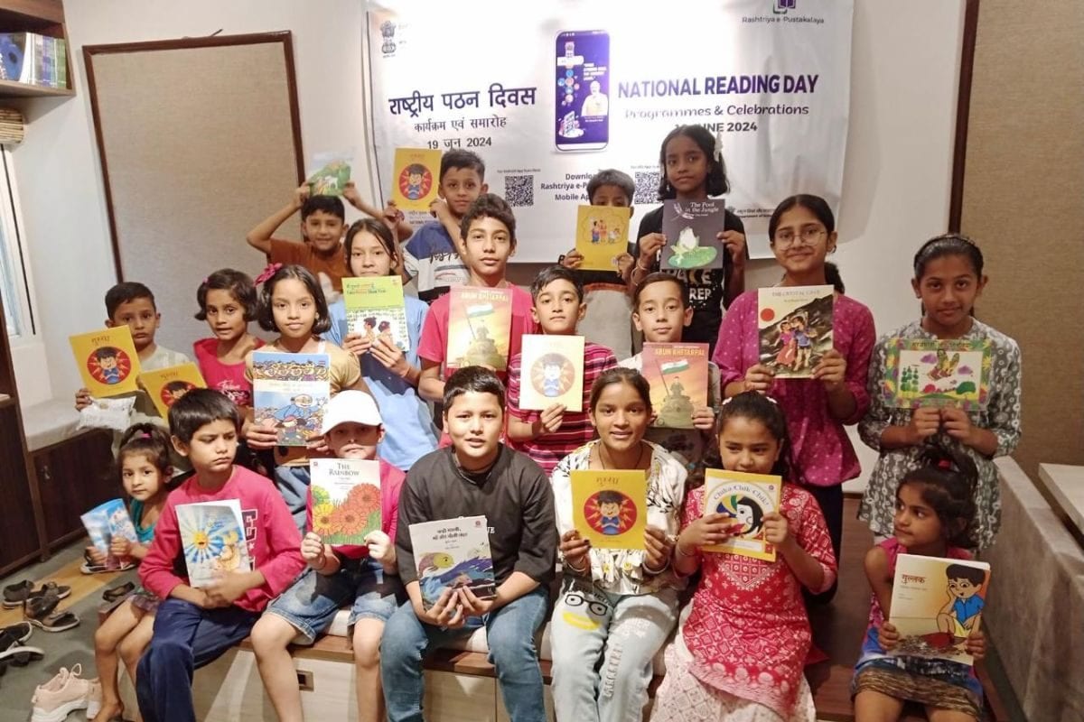 बच्चों को किताबों की दुनिया में ले जाता राष्ट्रीय पठन दिवस
