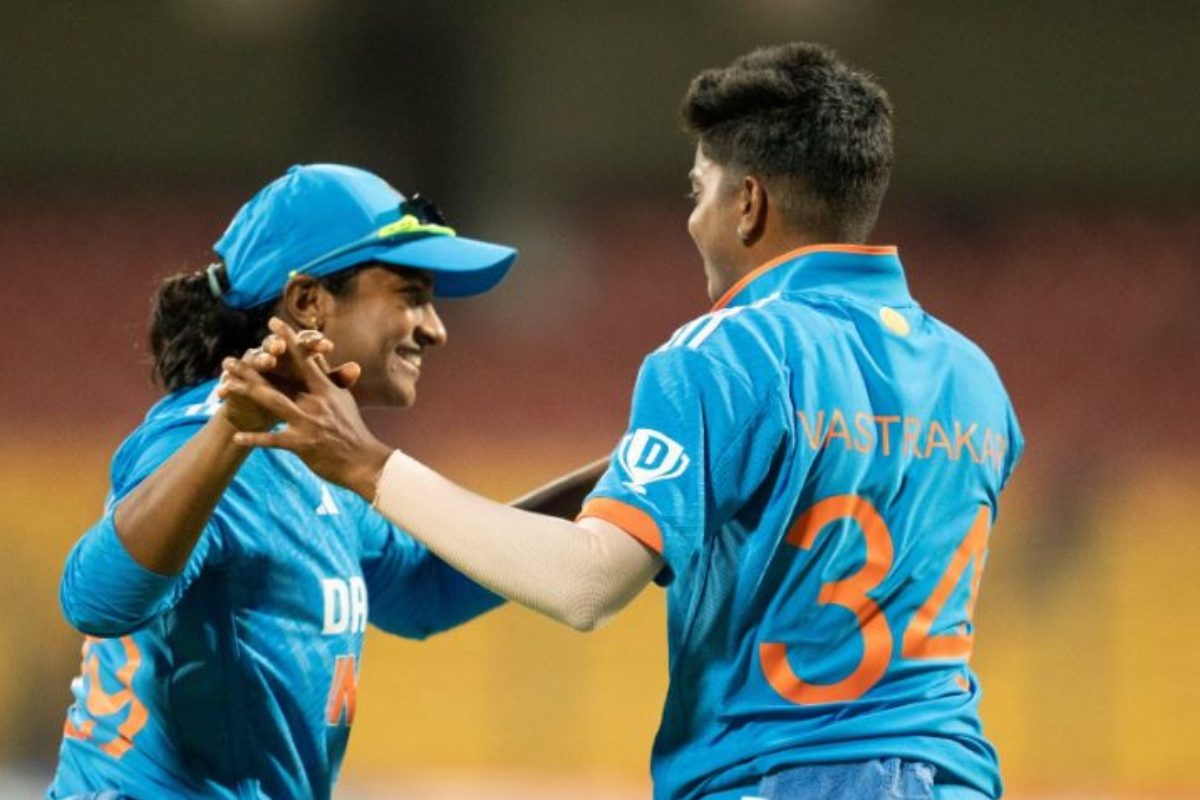 IND w vs SA w: 6 गेंद पर चाहिए थे 11 रन, गेंदबाज ने पलट दी बाजी