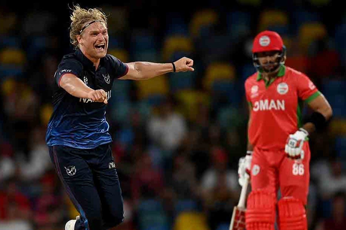 पहले ओवर की 2 लगातार बॉल पर विकेट लेकर रचा इतिहास, कौन है ये खूंखार गेंदबाज