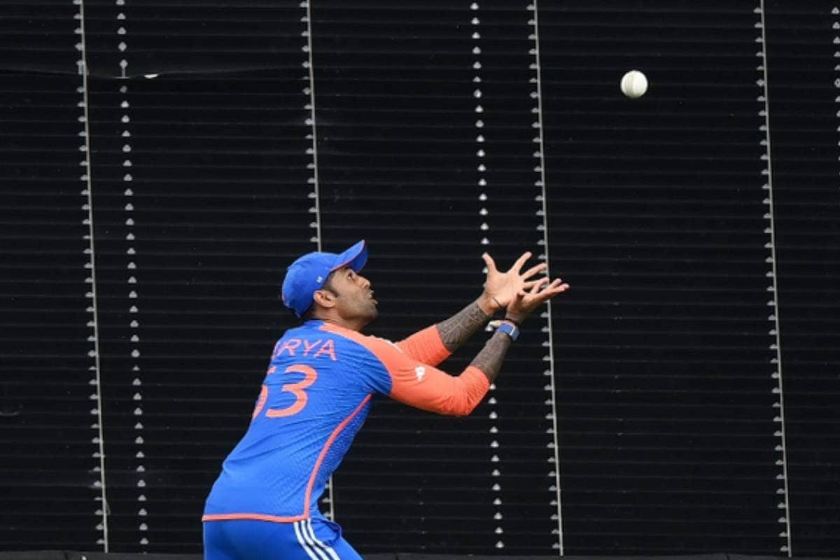 'इमसें वो अव्‍वल है...' SKY के करिश्‍माई कैच से फिल्डिंग कोच गदगद, इनाम दिया