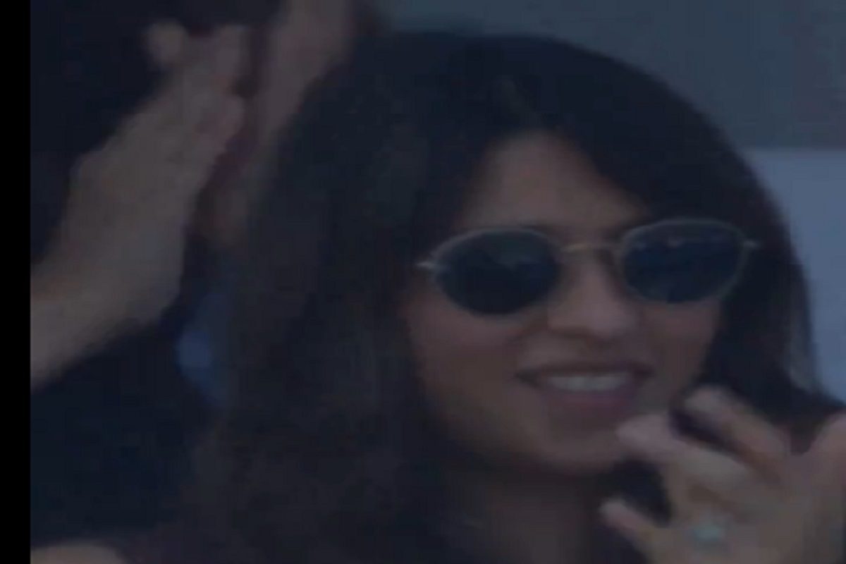 रोहित शर्मा ने पूरी की फिफ्टी, खुशी से झूम उठी ऋतिका सजदेह, रिएक्शन वायरल