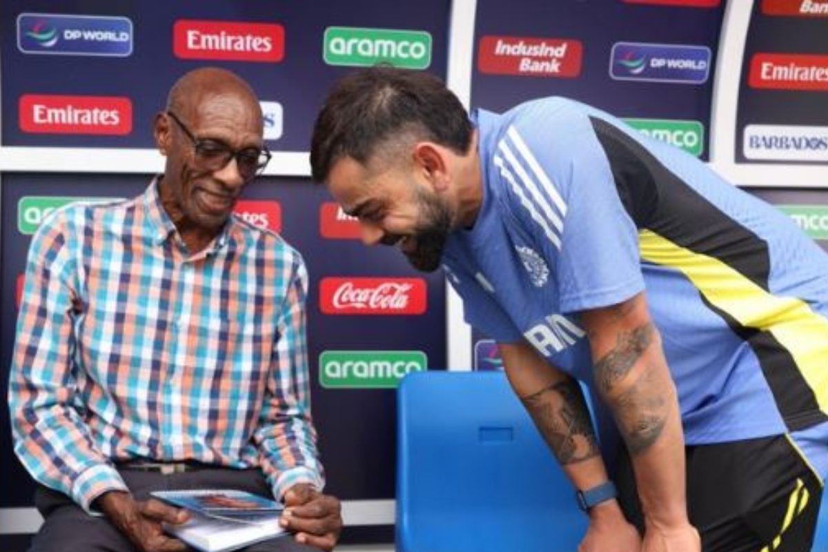 कोहली पहुंचे प्रैक्टिस करने, बूढ़े से हो गई मुलाकात, फिर...