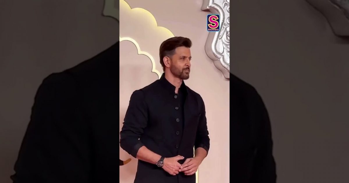 Hrithik Roshan Looks Dapper As He Arrives For Anant-Radhikas Wedding | N18S Hrithik Roshan Looks Dapper As He Arrives For Anant-Radhikas Wedding | N18S