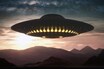 एलियन्स पर फिल्म बना कर लौट रहा था शख्स, घर पहुंचने पर दिखा UFO तो उड़े होश!