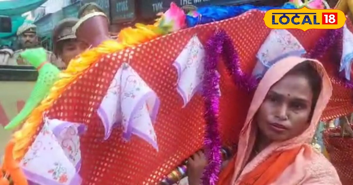 भोलेबाबा का आया सपना… कांवड़ उठाकर ताजमहल पहुंच गई मीरा राठौर, जलाभिषेक करने की जिद पर अड़ी
