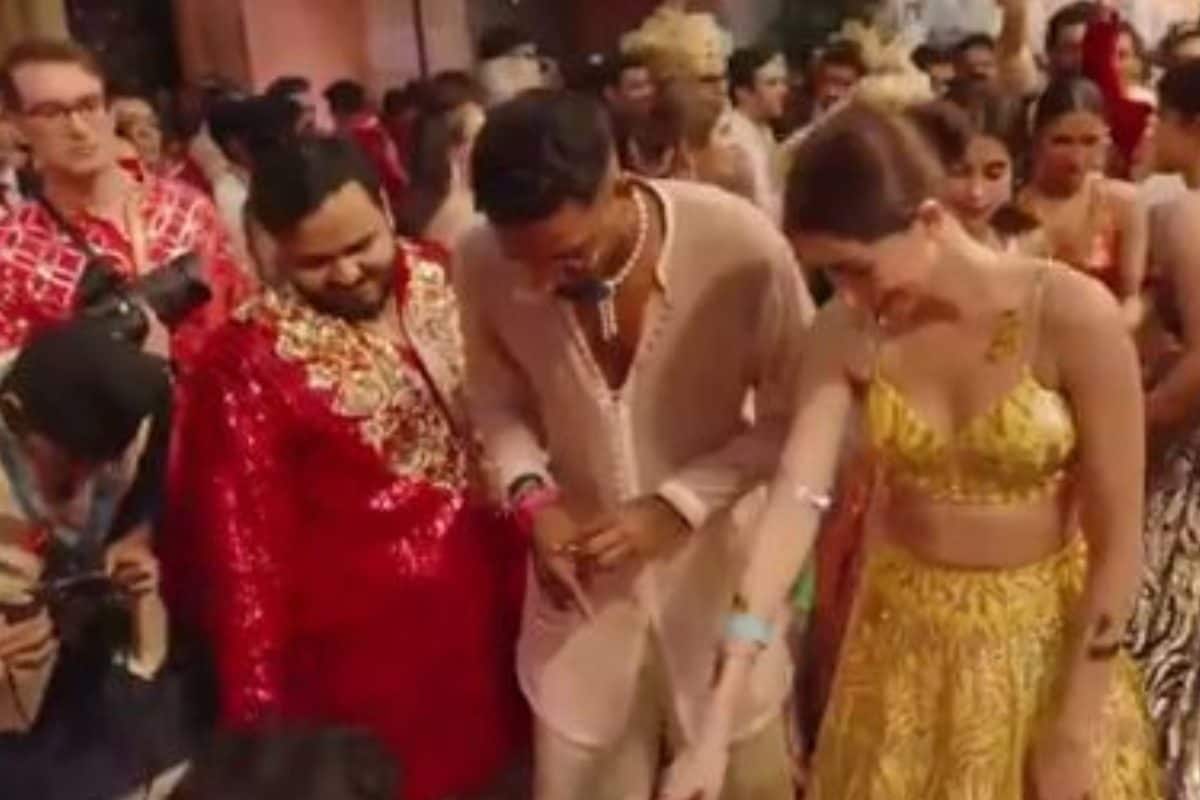 मस्तमौला पंड्या.. वर्ल्ड चैंपियन हार्दिक ने इस बॉलीवुड स्टार के साथ लगाए ठुमके