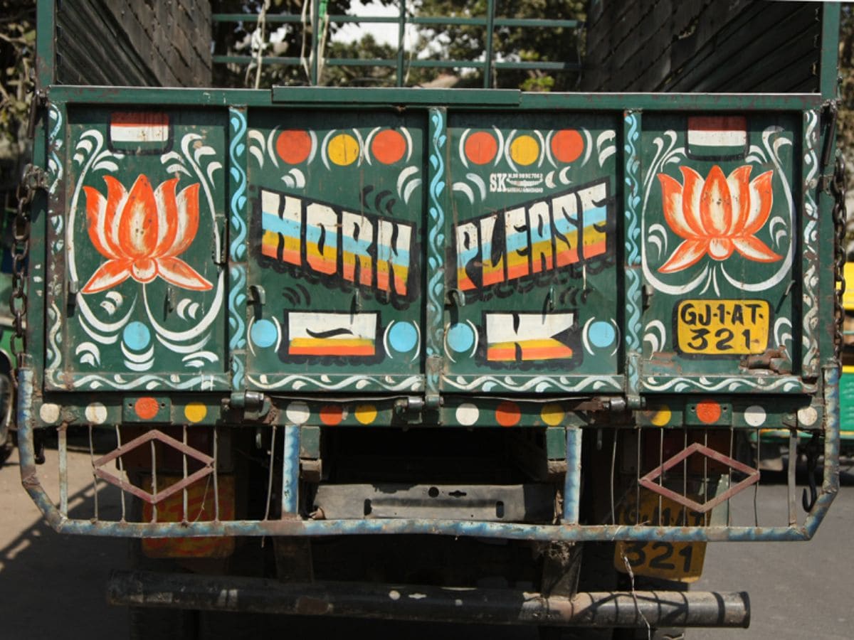 horn ok please in trucks, why horn ok please written on trucks, horn ok please on truck reason, horn ok please, lines on truck