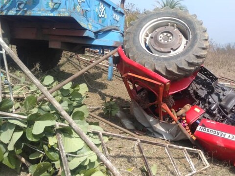 उत्तर प्रदेश के महोबा में ट्रैक्टर-ट्रॉली पलटने से 3 लोगों की मृत्यु हो गई. (फाइल फोटो)