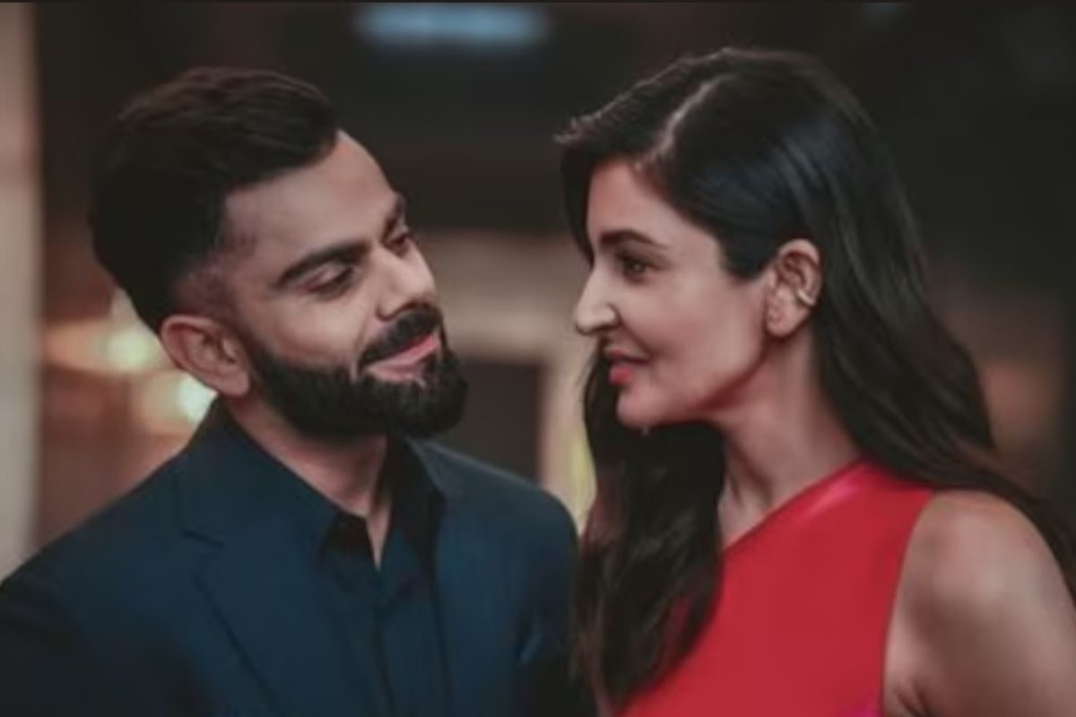 आखिरकार पूरा हुआ विराट का सपना, पब्लिक के बीच पहुंचे अकाय,अनुष्का भी दिखीं साथ