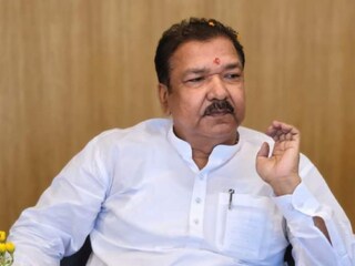 बिहार BJP में बड़ा फेरबदल, दिलीप जायसवाल को मिली प्रदेश अध्यक्ष की कमान,  सम्राट चौधरी का पत्ता कटा -  dilip-jaiswal-appoint-as-bihar-bjp-president-replaces-samrat-chaudhary-before-assembly-election-2025-check-details  - News18 हिंदी