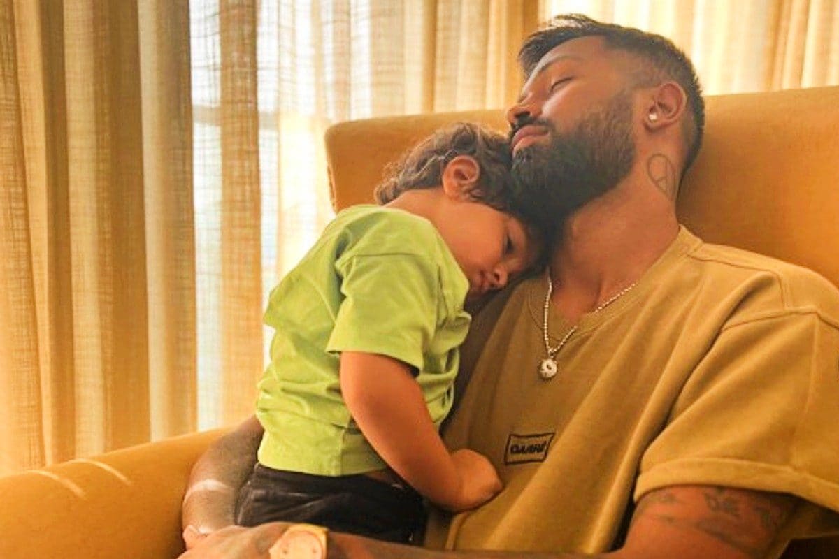 Video: तलाक के बाद अलग होकर भावुक हुए हार्दिक, जन्मदिन पर बेटे को किया विश